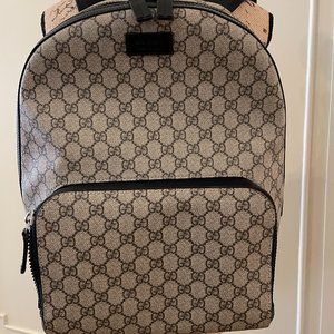 GUCCI GG Supreme Backpack--LIKE NEW--PRISTINE CONDITION